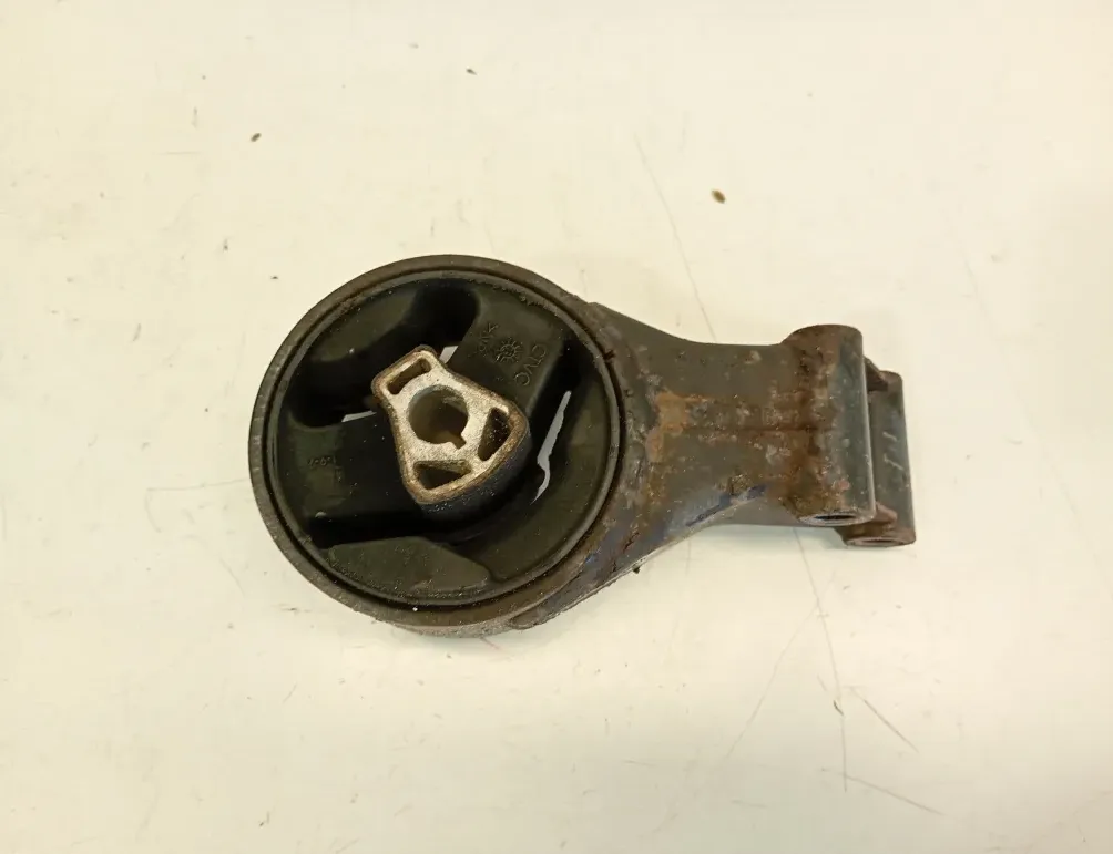 Монтажна скоба на скоростната кутия