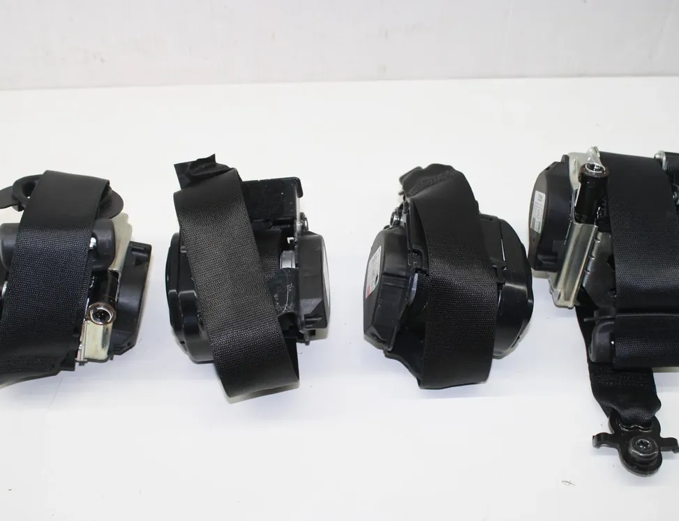 Предпазни колани