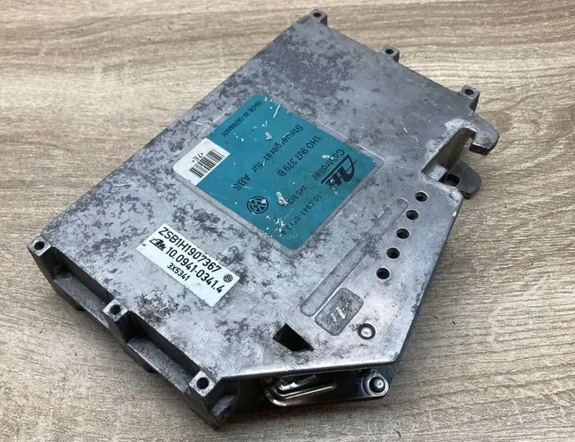 Блок за управление на ABS