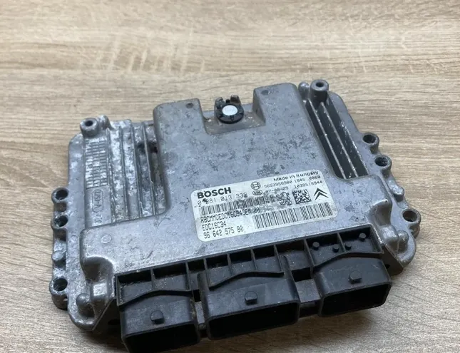 Блок за управление на двигателя ECU