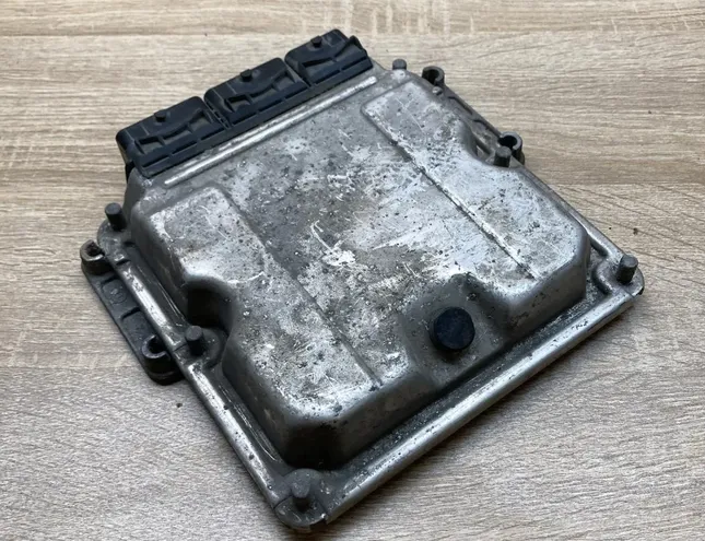 Блок за управление на двигателя ECU