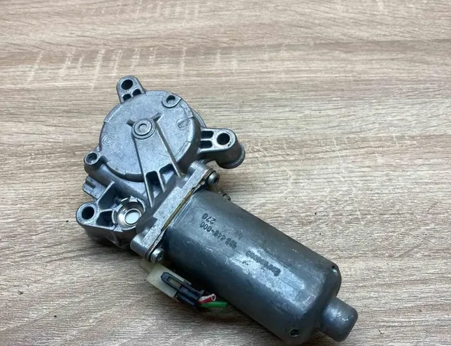 Моторче за регулиране на прозореца на предната лява врата