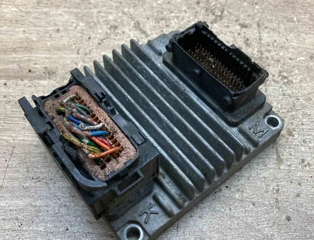 Блок за управление на двигателя ECU