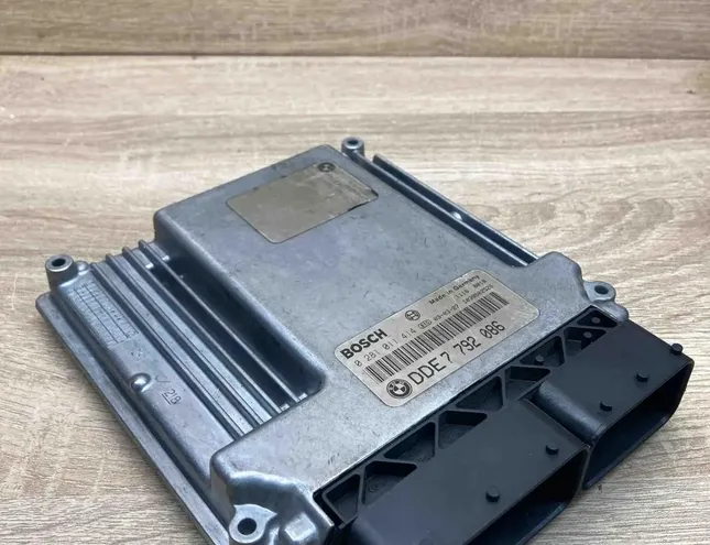 Блок за управление на двигателя ECU