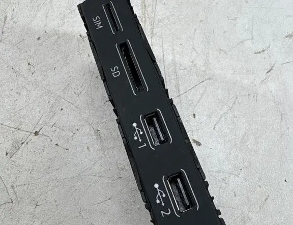 USB/AUX контролен блок