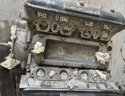 Двигател