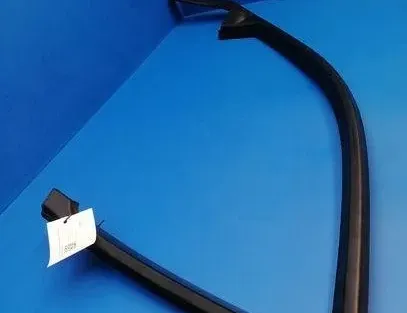 Лайсна за прозорец на предна дясна врата