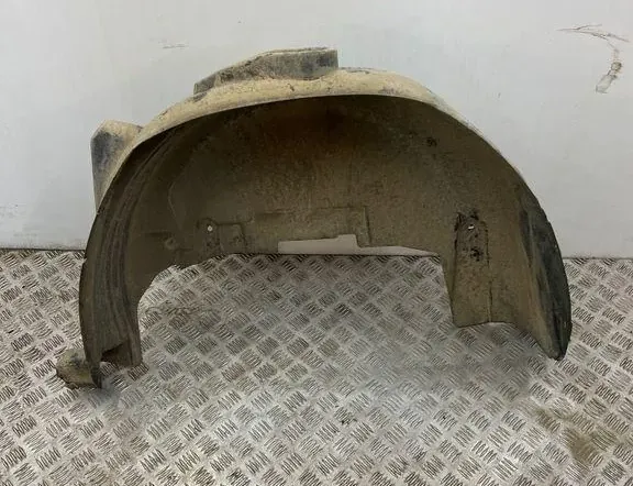Задна лява обшивка на арката