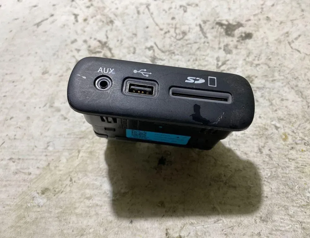 USB/AUX контролен блок
