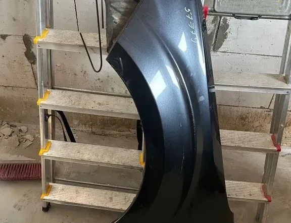 Преден ляв калник
