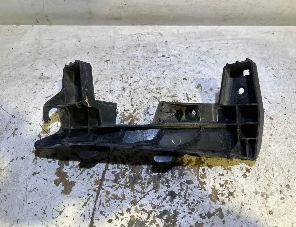 Скоба за предна дясна броня