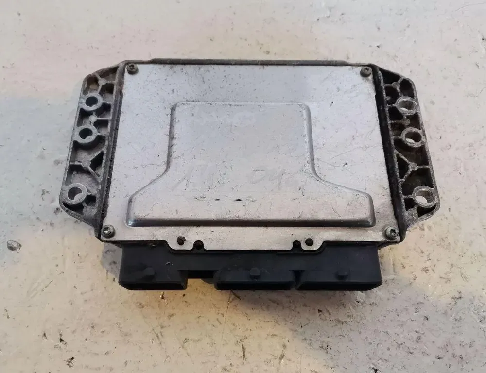 Блок за управление на двигателя ECU
