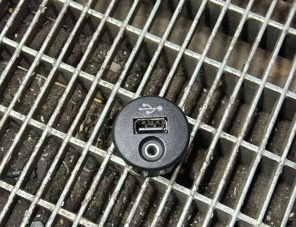 USB
