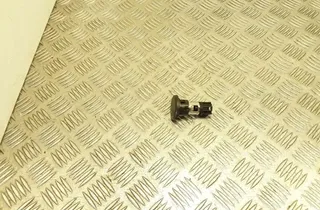 12 V контакт