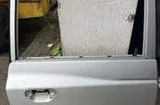 Задна лява врата