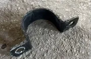 Скоба на кормилната колона