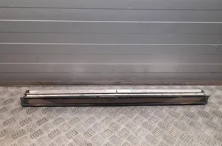 Перде на задната лява врата