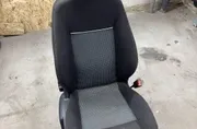 Предна дясна седалка