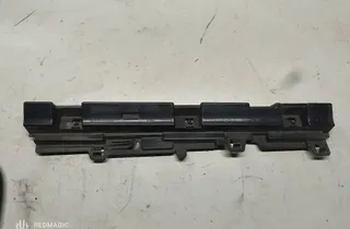 Преден ляв държач за праг