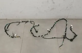Окабеляване на задния капак