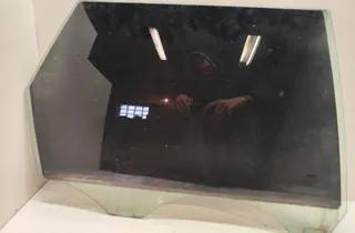 Стъкло на прозореца на задната дясна врата