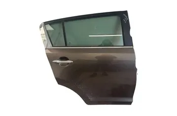 Задна дясна врата
