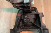 Предна стойка на двигателя