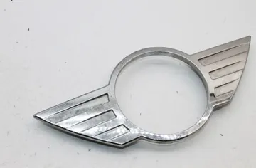 Значка на капака на багажника