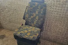 Предна лява седалка