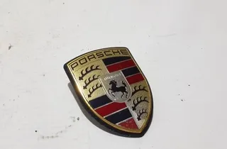 Значка на предния капак
