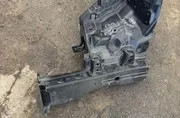 Предни десни крака на шасито