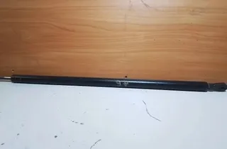 Амортисьор на предния ляв капак