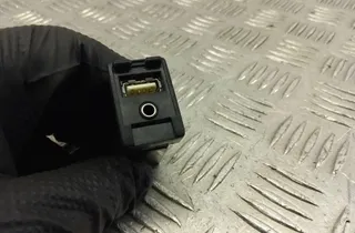 USB